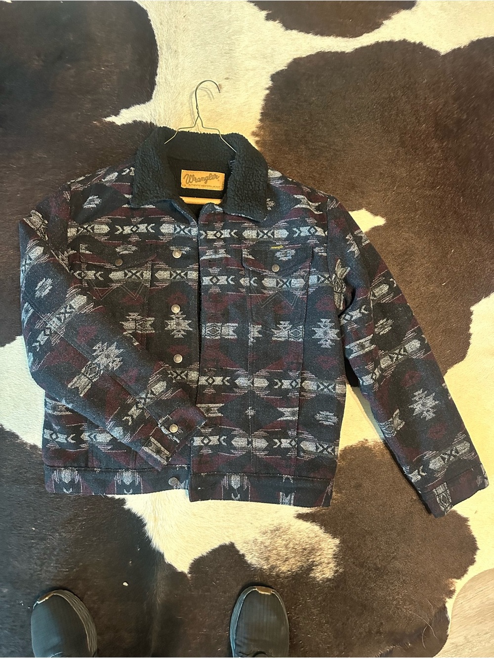 Wrangler Aztec Print Sherpa Collar Jacket - Black & Burgundy